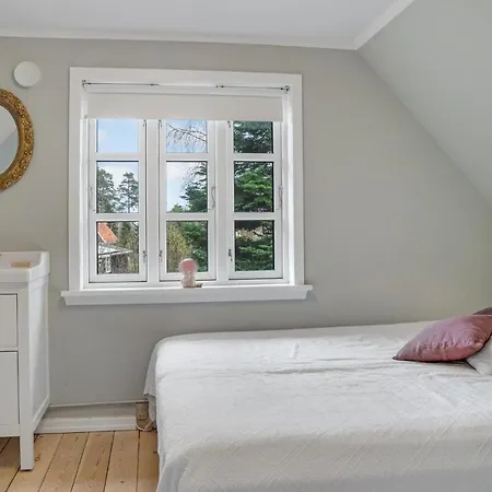 3 Bedroom Amazing In Vaeggerlose Bøtø By
